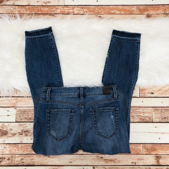 Level 99 Women's Amber Slouchy Crop Skinny Jeans Sz 26 Distressed Raw Hem Zip - Picture 7 of 7